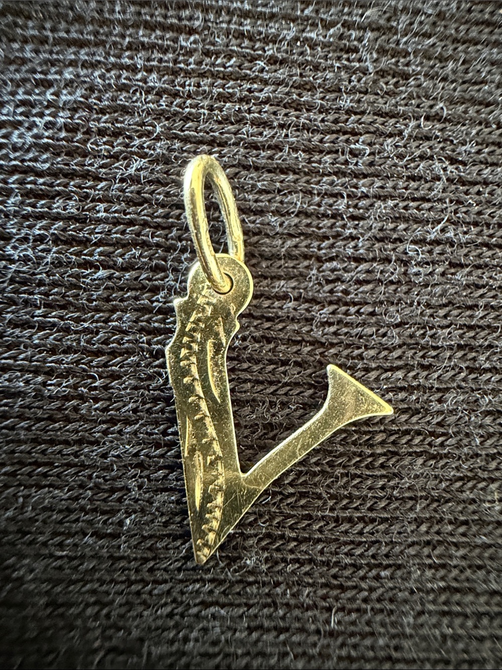 Contemporary 14K gold Victory / letter V pendant